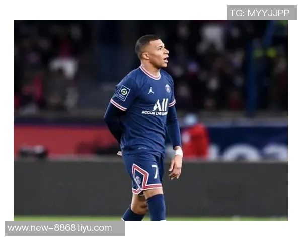 姆巴佩脚踝受伤后仍坚持为国家队出战再度扭伤引发关注